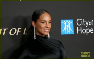 alicia-keys-sara-bareilles-city-hope-event-pics-34.jpg