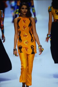 chloe-ss-1992-brenda.thumb.jpg.c9374bd280a59c86b0d1b2a1da53b089.jpg