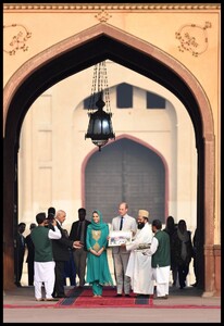 kate-middleton-badshahi-mosque-in-lahore-10-17-2019-1.jpg
