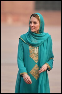 kate-middleton-badshahi-mosque-in-lahore-10-17-2019-2.jpg