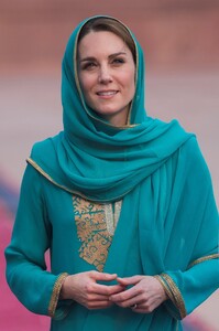 kate-middleton-badshahi-mosque-in-lahore-10-17-2019-5.jpg