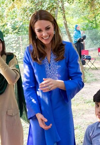 kate-middleton-visits-the-margalla-hills-national-park-in-islamabad-10-15-2019-0.jpg