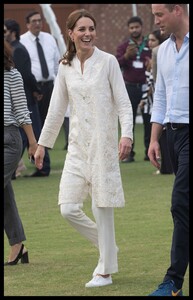 kate-middleton-visits-the-national-cricket-academy-in-lahore-10-17-2019-6.jpg