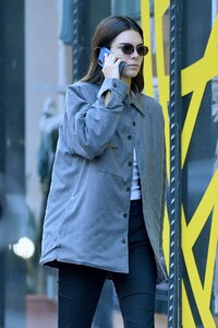 kendall-jenner-autumn-street-style-10-18-2019-7.jpg