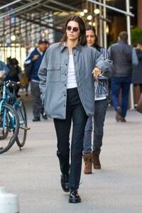 kendall-jenner-autumn-street-style-10-18-2019-9.jpg
