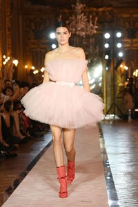 kendall-jenner-walks-giambattista-valli-loves-h-m-show-in-rome-10-24-2019-4.jpg