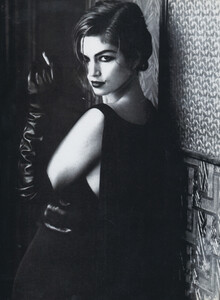 von_Unwerth_Vogue_Italia_January_1991_04.thumb.jpg.2fe8e84d25c64832f8b334cf0b7ae31f.jpg