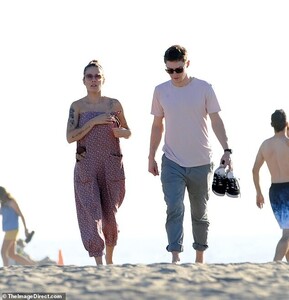 21166446-0-image-a-63_1574102730004 (1).jpg