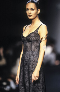 1383572757_Lanvin1993WomenRTW140.thumb.jpg.cacfe7d00cb19efda84ac00f95b32c61.jpg