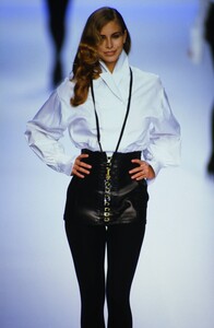 870765647_dior-fw-1994(1).thumb.jpg.05a5db8d928bb73b204a3b2da6b15d66.jpg
