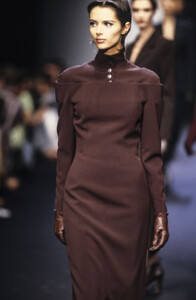 898640172_Lanvin1993WomenRTW56.thumb.jpg.07b6a1ecc232455a99df046babb83e45.jpg