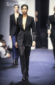 992782852_Lanvin1993WomenRTW81.thumb.jpg.db641c33c448d18ed8717db9df41c010.jpg