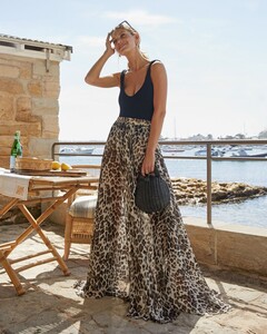 Al-Fresco-Circle-Skirt-leopard-sk_ilk-chiffon_3_1200x.thumb.jpg.81bafd7a65521263e7bf27187761ac8f.jpg