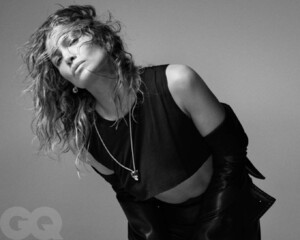 Jennifer-Lopez---GQ-Magazine-2020-05.thumb.jpg.d132bcd622f74db55cabf3ae31b5e01c.jpg