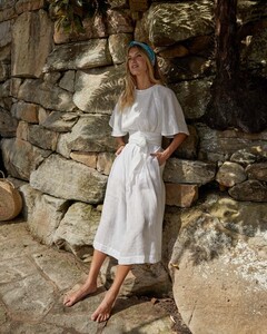 Paloma-Pleated-Skirt-white-linen_image-2_1200x.thumb.jpg.a95844ef6dbe8852ca1a06c517a8cf18.jpg