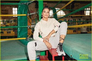 adriana-lima-puma-collab-campaign-01.thumb.jpg.b9872027a1bc266897f43c1f5900b399.jpg