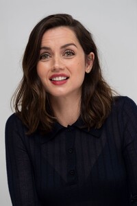 ana-de-armas-knives-out-photocall-in-beverly-hills-6.jpg