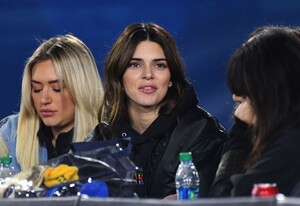 kendall-jenner-los-angeles-rams-vs.-baltimore-ravens-game-in-la-11-25-2019-2.jpg