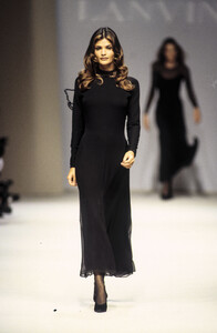 lanvin-ss-1993-4.thumb.jpg.df4fce5bac26460cb4148236c59530ae.jpg