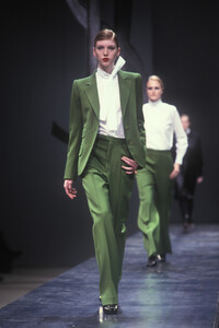 yves_saint_laurent_wf_1999_2.thumb.JPG.07e1fb1570a01c07e1da50b2f9a8da73.JPG