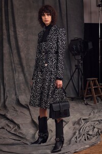 00018-Michael-Kors-Pre-Fall-20.thumb.jpg.0ef3a06e864a140aa423708b6178427f.jpg