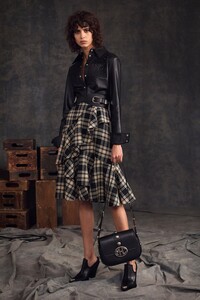 00023-Michael-Kors-Pre-Fall-20.thumb.jpg.9ef8d84aa44142d0c2375d7cfb3e07cc.jpg
