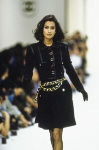 1018015279_yasmeen-ghauri(2).thumb.jpg.f57acf7f65034a72104f6f7cee44f203.jpg