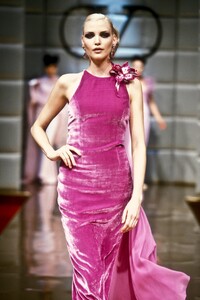 1208336886_Valentino1995HauteCouture146.thumb.jpg.c55d4dfab640fc2d32a964f5f7591ec2.jpg