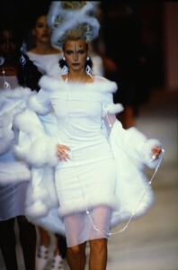 1953397609_karl-lagerfeld-ss-1994(3).thumb.jpg.5d7e2755065c4c4e14eba7419186cf2a.jpg