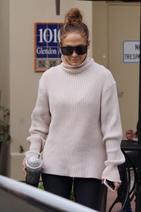        jlo301219BZNimage4.jpg