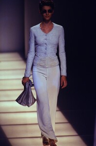 2064988526_giorgio-armani-ss-1997(10).thumb.jpg.7434d87e56b4f33fc9b5fe7d114cb0d0.jpg