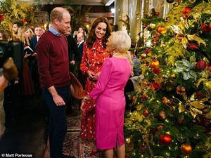 21868600-7760473-A_Berry_Royal_Christmas_gives_a_revealing_insight_into_the_chari-a-45_1575563446674.thumb.jpg.4af2212bd69ce34ebc344ead1e9b7d33.jpg