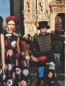 325571150_Simoncik_Dolce__Gabbana_Fall_Winter_19_20_02.thumb.png.794e7b4f4cf5f4328f5f5297f7a10fad.png