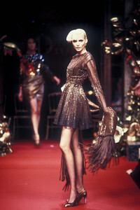 822407398_ChristianDior1994HauteCouture18.thumb.jpg.58aa8600231d77c1b3626496243e31c4.jpg