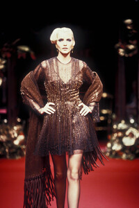 944254975_ChristianDior1994HauteCouture17.thumb.jpg.e3c377f25617b4a217239d2b09e15358.jpg