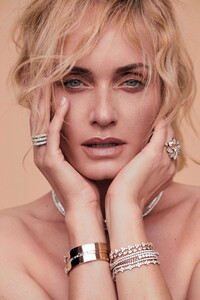Amber-Valletta---Los-Angeles-Jeweler-Anita-Kos-2020-Campaign-05.thumb.jpg.6ca8664b619c059acc09f110577d164c.jpg
