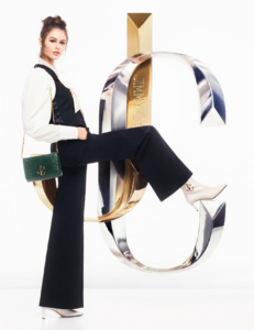 Meisel_Jimmy_Choo_Fall_Winter_19_20_02.thumb.png.76b9cf09ec0631497c06b27fb1036688.png