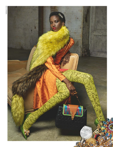 Meisel_Versace_Fall_Winter_19_20_03.thumb.png.24d0af5fb0b344bfa56e6d7f2f0f13fe.png