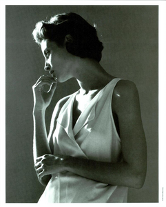 Meisel_Vogue_Italia_March_1991_03.thumb.png.cf5d97c9fa2a03062fb3571edf83b5d8.png