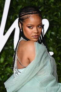 Rihanna---Fashion-Awards-2019-in-London-24.jpg