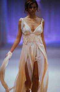 alberta-ferretti-ss-1994.thumb.jpg.00546507cf3e1c3b7130a0631e7faf19.jpg