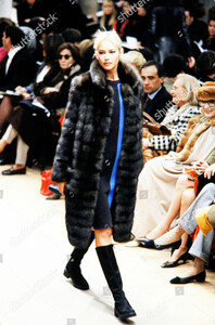 fendi-show-fall-winter-96-97-shutterstock-editorial-10432087dz.jpg