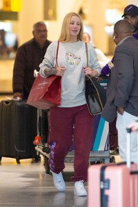 iggy-azalea-arriving-at-jfk-airport-in-nyc-12-25-2019-1.jpg