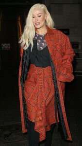 iggy-azalea-in-a-tartan-coord-and-midi-skirt-london-11-25-2019-4.jpg