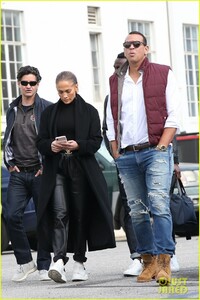 jennifer-lopez-alex-rodriguez-keep-close-during-day-out-in-hollywood-06.jpg