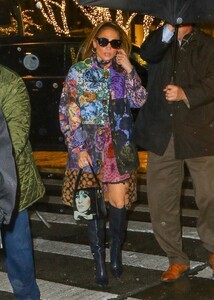jennifer-lopez-arriving-to-appear-on-the-tonight-show-starring-jimmy-fallon-12-02-2019-7.jpg
