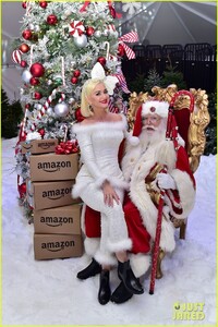 katy-perry-delivers-holiday-surprise-to-boys-girls-clubs-of-bell-gardens-04.jpg