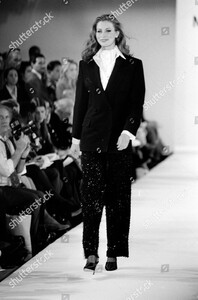 michael-kors-fall-1992-ready-to-wear-fashion-show-new-york-shutterstock-editorial-10453771an.jpg