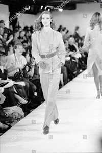 michael-kors-fall-1992-rtw-new-york-shutterstock-editorial-6909172s.jpg