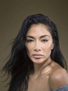 nicole-scherzinger-photoshoot-december-2019-1.jpg